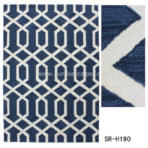 Hand hooked carpet with modern design